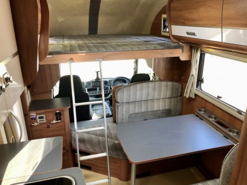 toyota-camroad-living2 toyota-camroad-living2