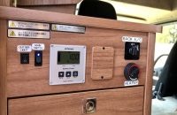 toyota-camroad-bettery-panel